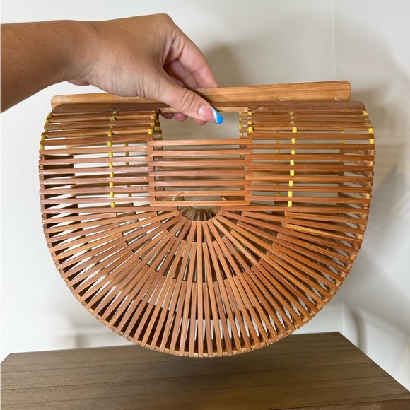 Stylish Bamboo Handbag - Picture 7 of 7